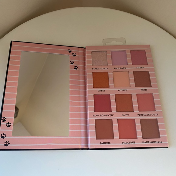 DISNEY Aristocats Marie Eyeshadow Palette - Picture 5 of 7